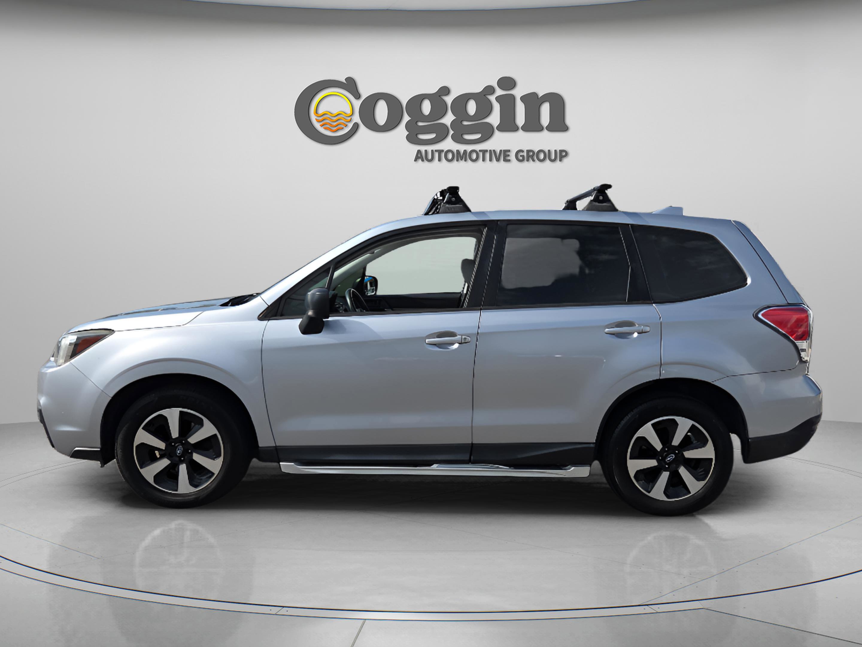 Used 2017 Subaru Forester 2.5i AWD/4WD image 2