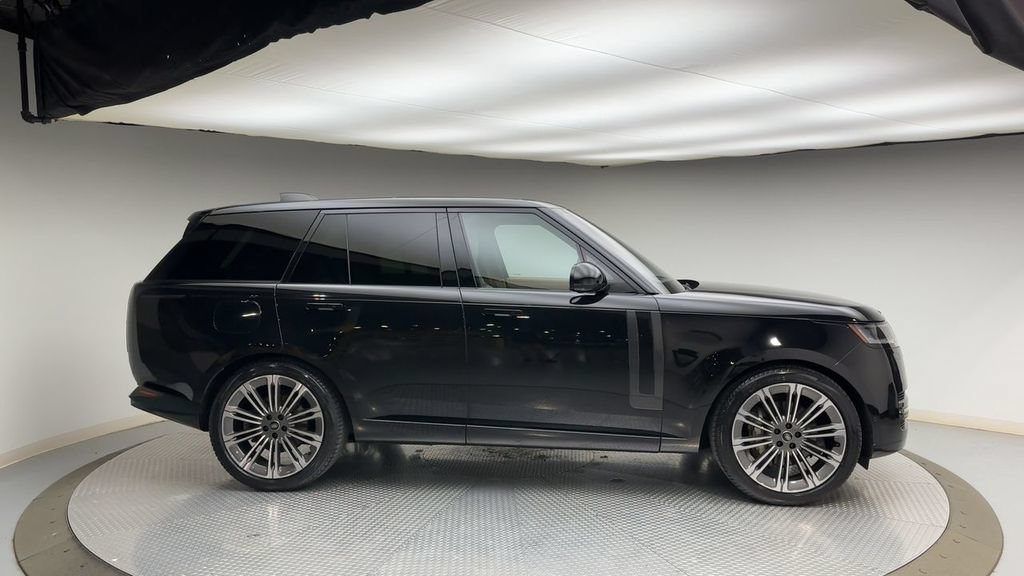 Used 2023 Land Rover Range Rover SE AWD/4WD image 9