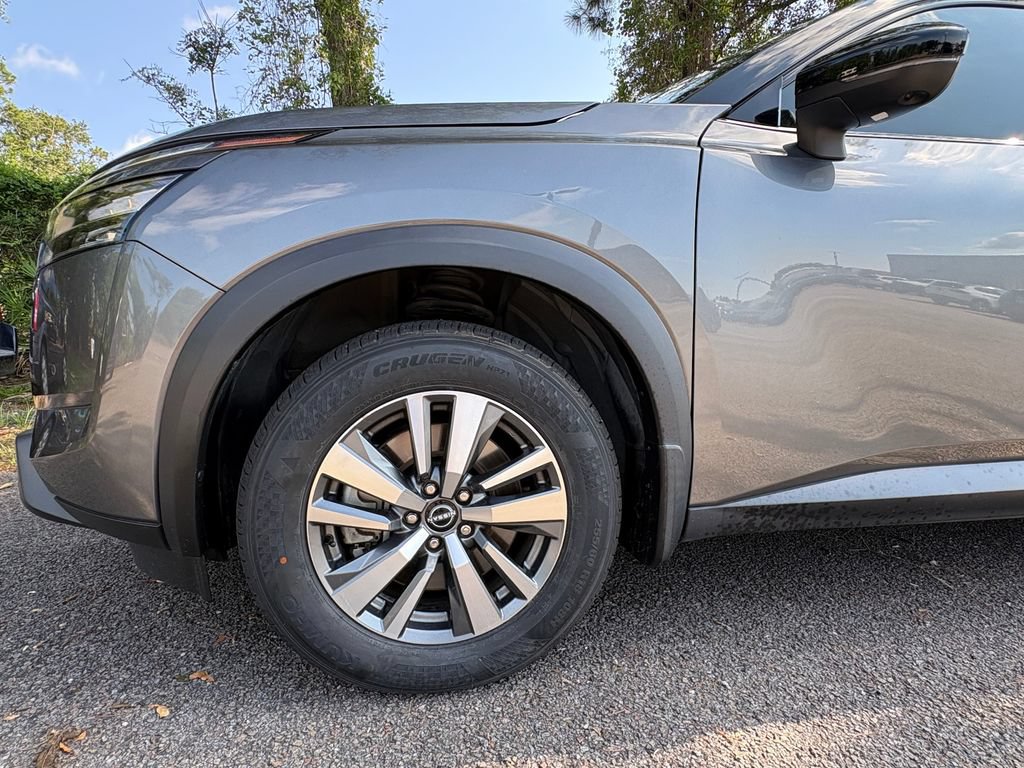Used 2024 Nissan Pathfinder SL AWD/4WD image 15