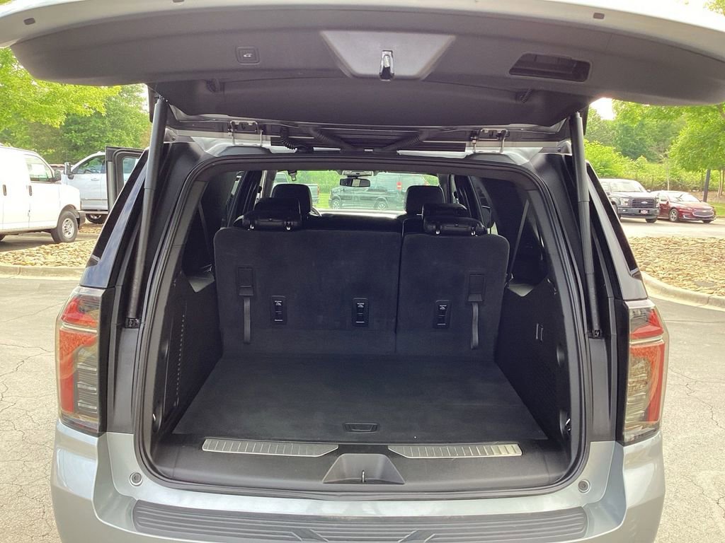 Used 2025 Chevrolet Suburban Z71 AWD/4WD image 23