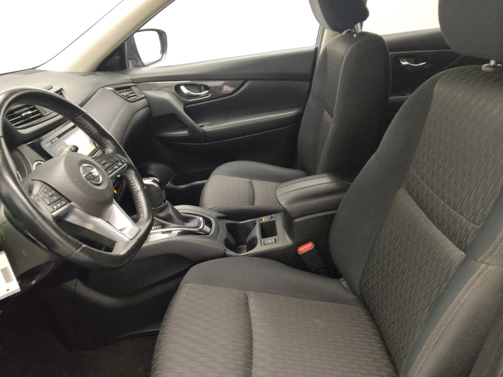 Used 2017 Nissan Rogue SV image 17