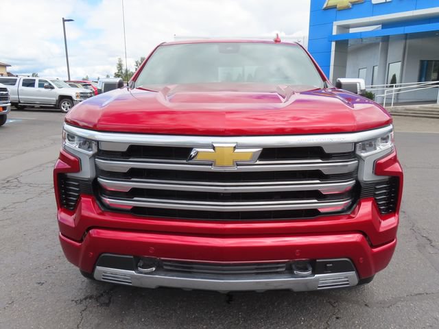 Used 2025 Chevrolet Silverado 1500 High Country AWD/4WD image 2