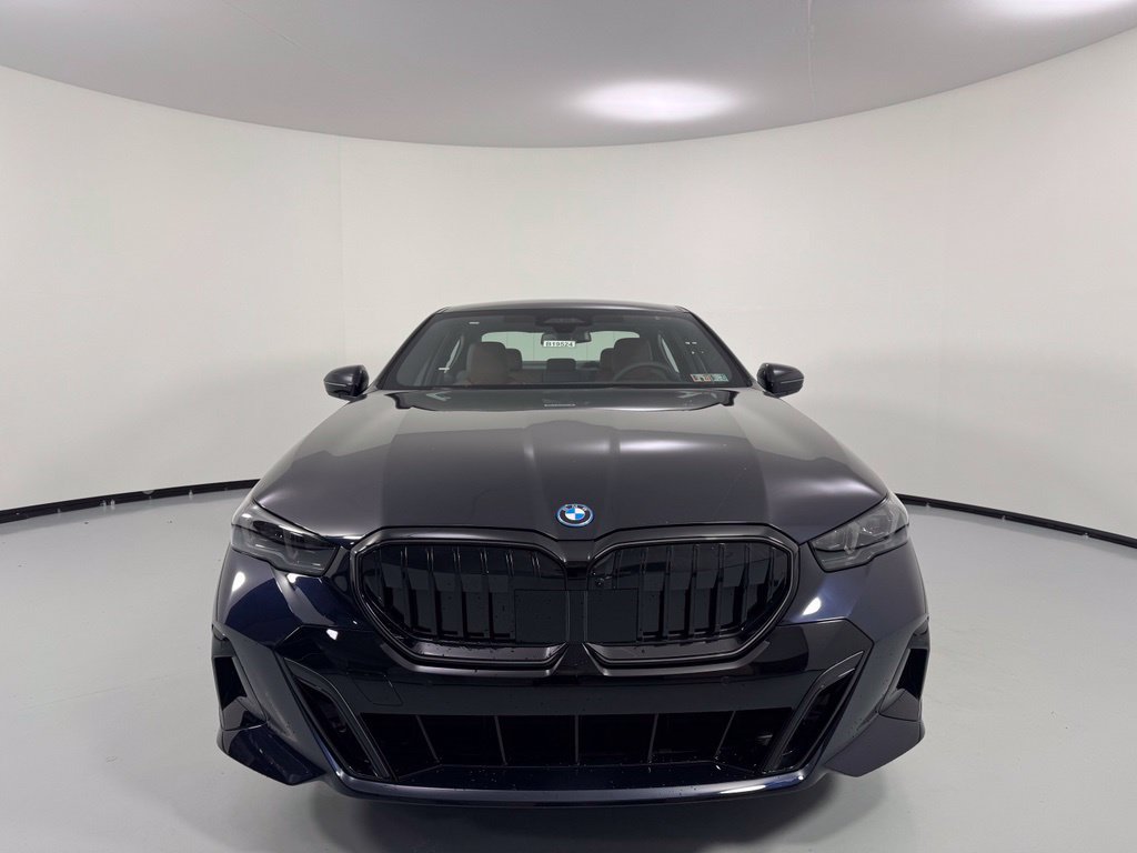 New 2027 BMW 550e xDrive AWD/4WD image 2