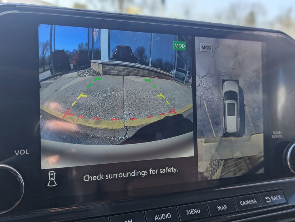 Used 2023 Nissan Pathfinder Platinum image 35