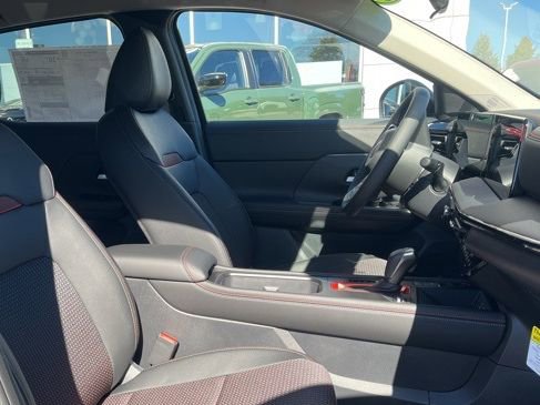 New 2026 Nissan Kicks SR w/ Cold Weather Package image 8