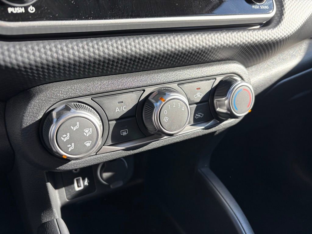 Used 2025 Nissan Kicks Play S image 18