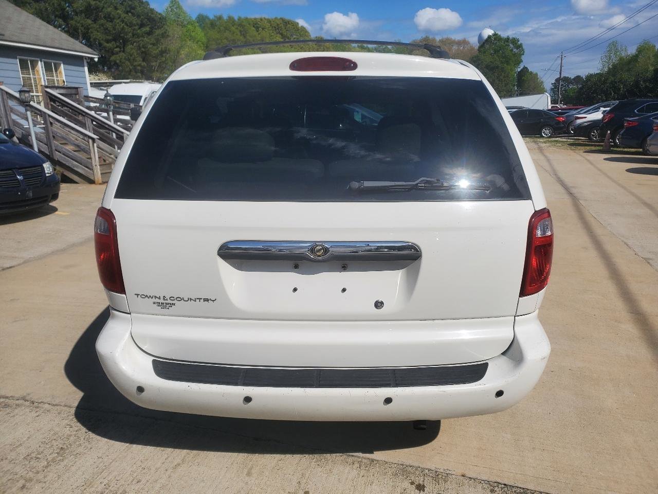 Used 2006 Chrysler Town & Country Limited w/ Popular Equipment Group I FWD image 10