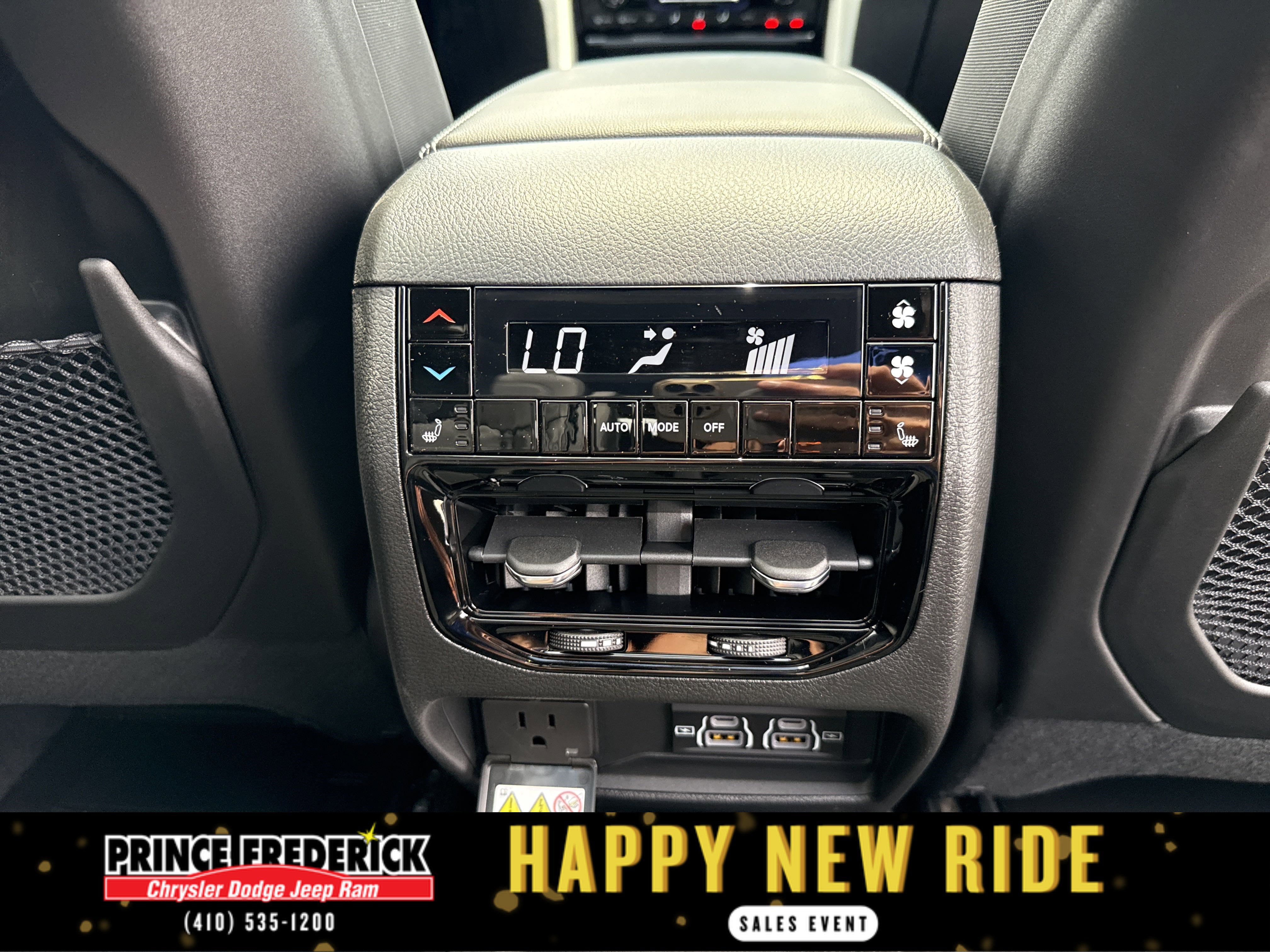 New 2025 Jeep Grand Cherokee L Limited w/ Black Appearance Package image 16