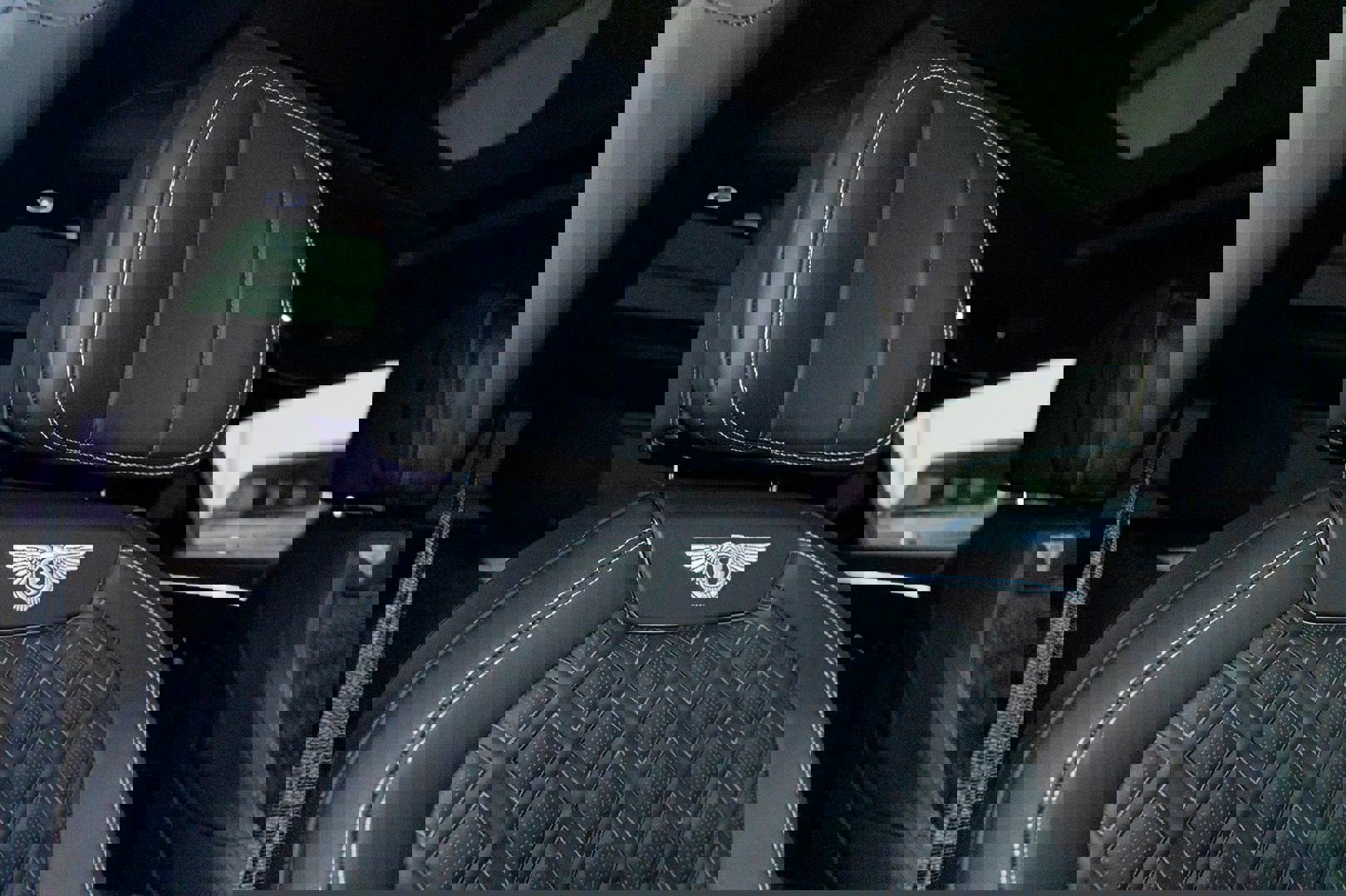 Used 2021 Bentley Flying Spur V8 image 52