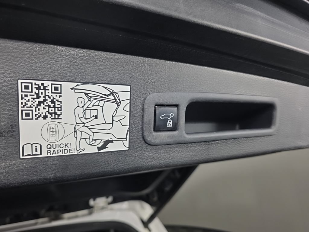 Used 2022 Toyota Sienna XSE AWD/4WD image 37