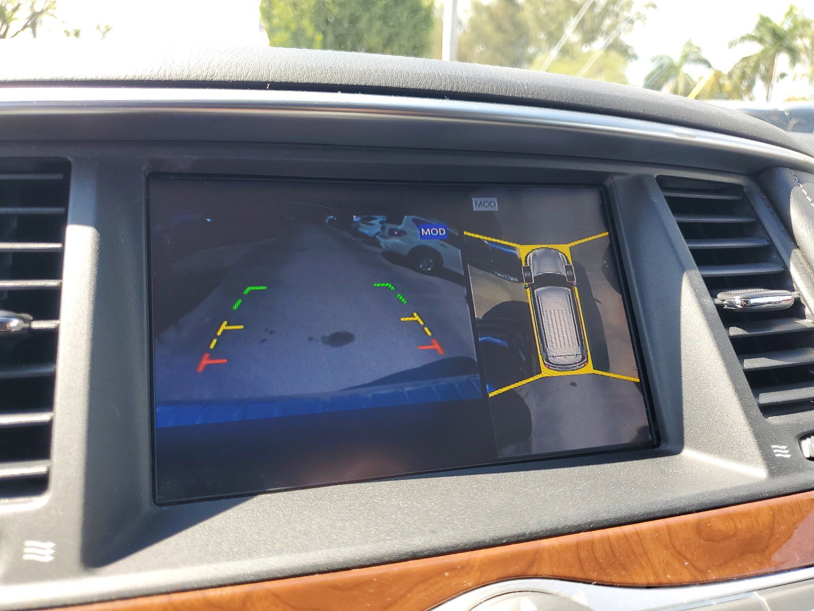 Used 2019 INFINITI QX80 Luxe image 26