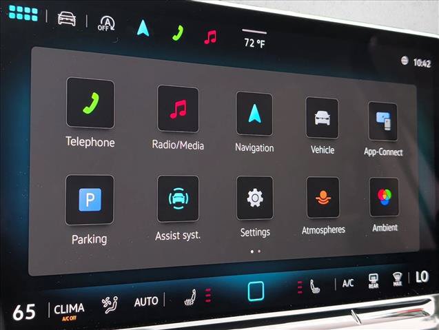 Used 2025 Volkswagen Tiguan SE FWD image 12