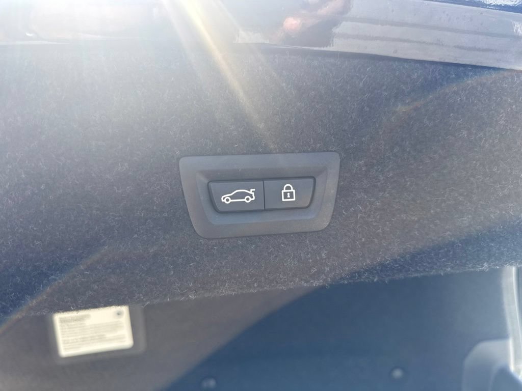 Used 2020 BMW 330i Sedan w/ Convenience Package RWD image 21