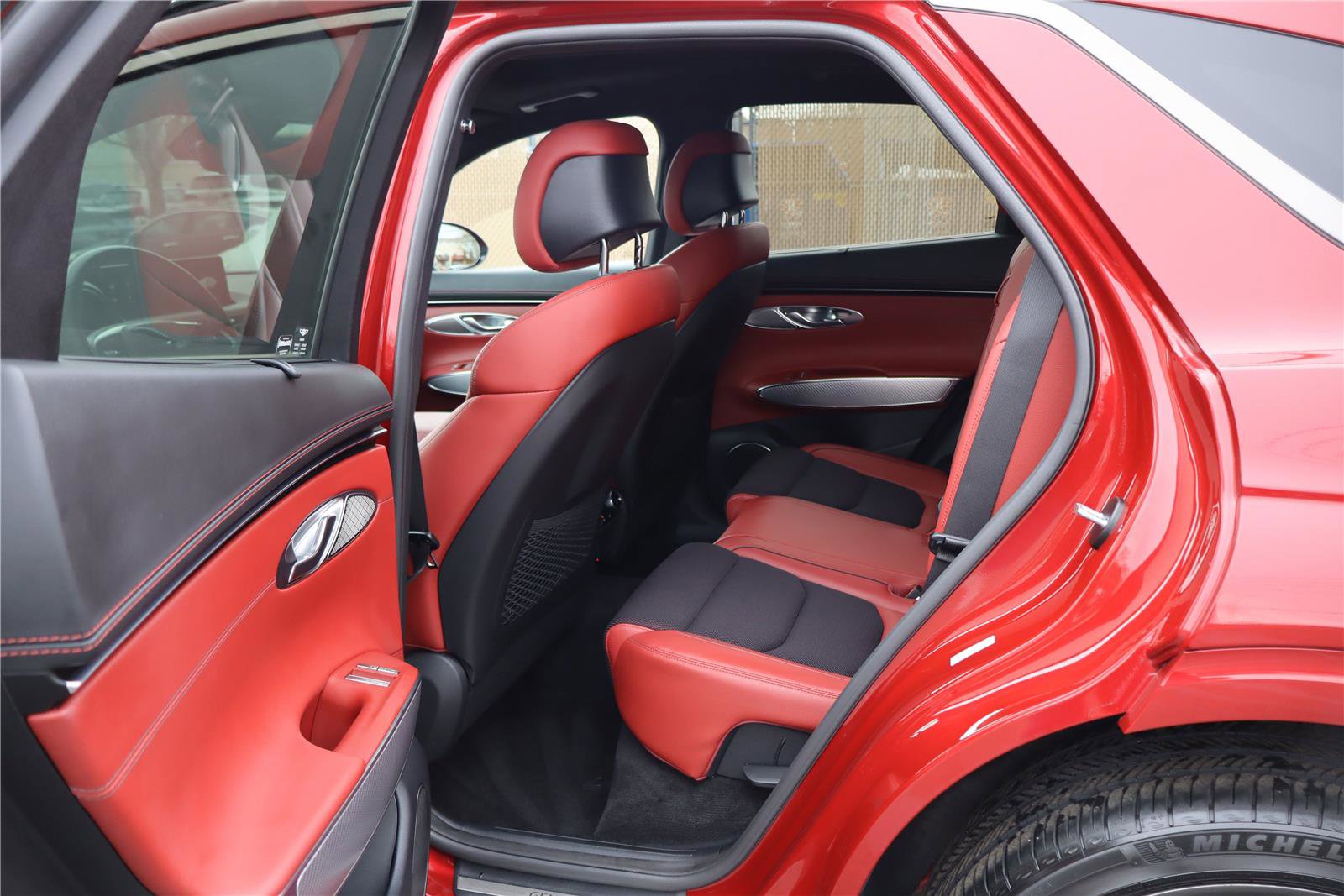 Used 2023 Genesis GV70 2.5T w/ Sport Prestige Package image 28