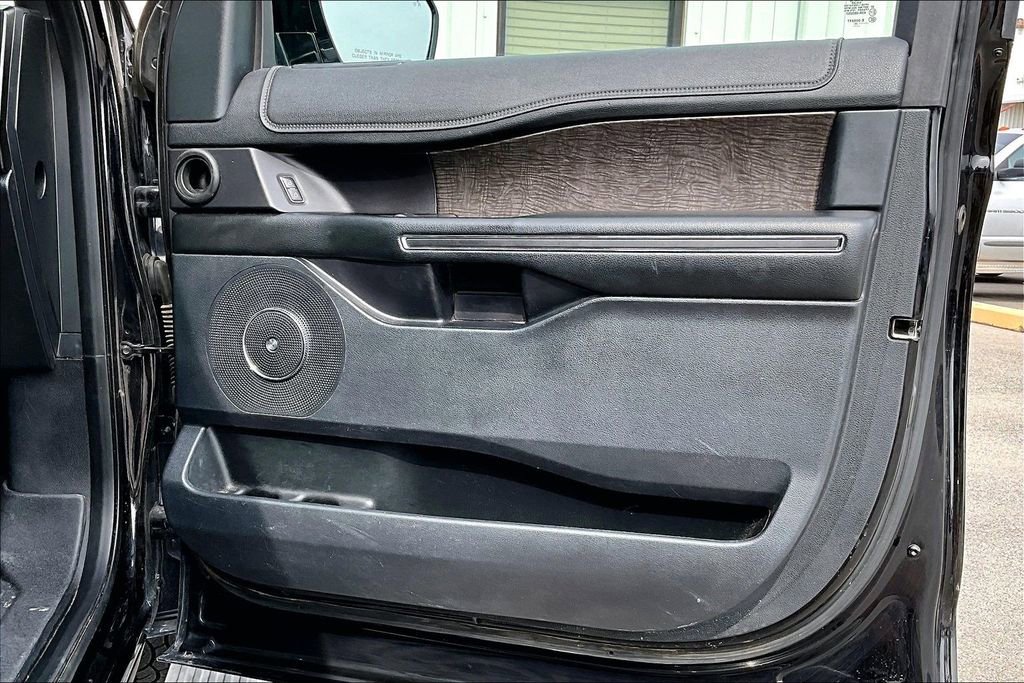 Used 2019 Ford Expedition Max Limited image 22