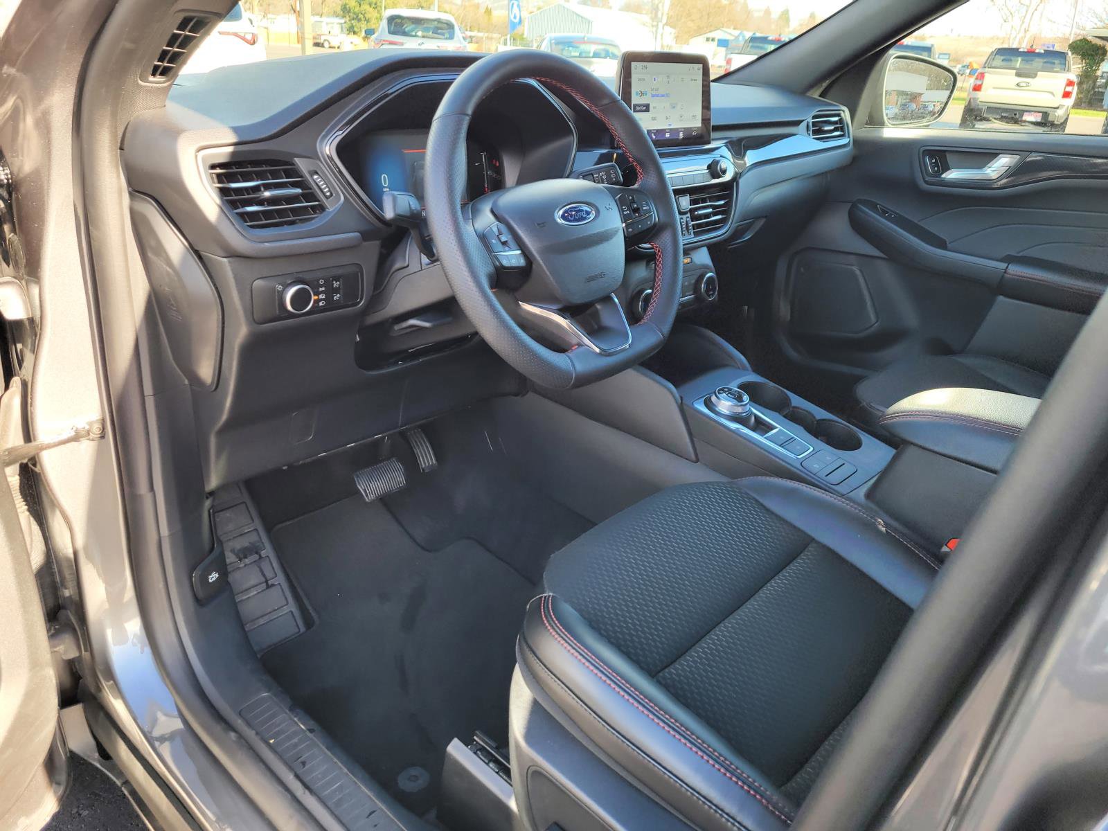 Used 2025 Ford Escape ST-Line image 11