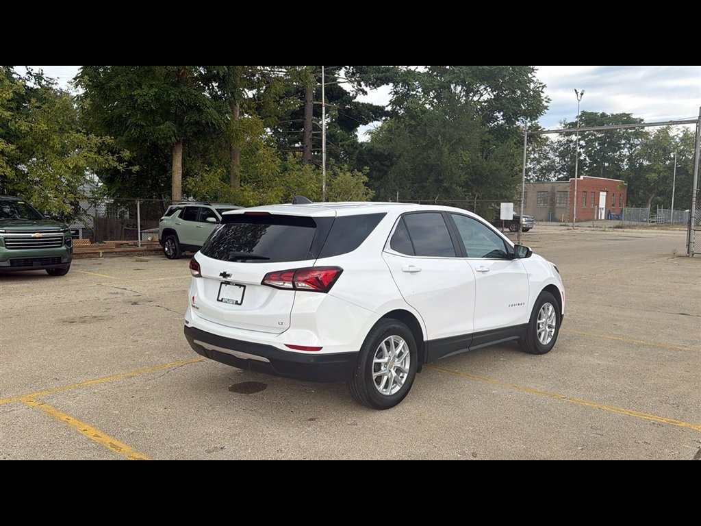 Used 2024 Chevrolet Equinox LT w/ LPO, Floor Liner Package FWD image 5