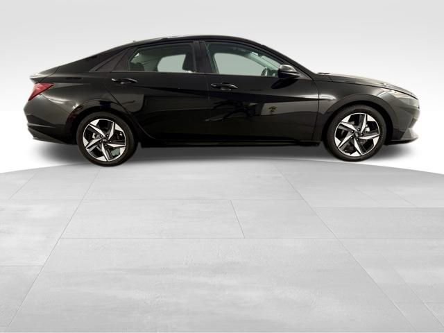 Used 2023 Hyundai Elantra SEL w/ Convenience Package image 10