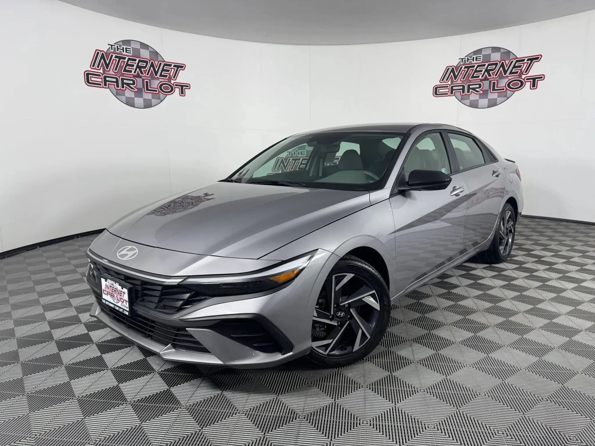 Used 2025 Hyundai Elantra Sport FWD image 1