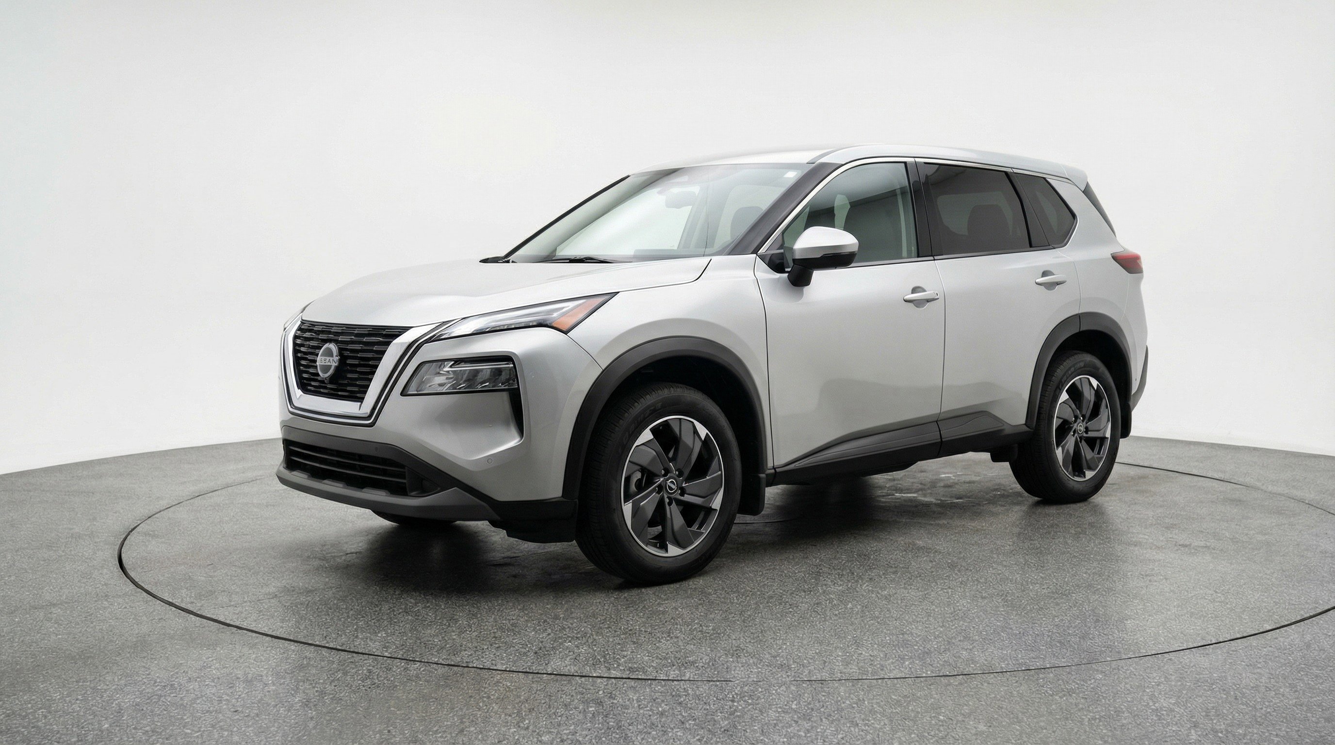 Used 2025 Nissan Rogue SV image 3