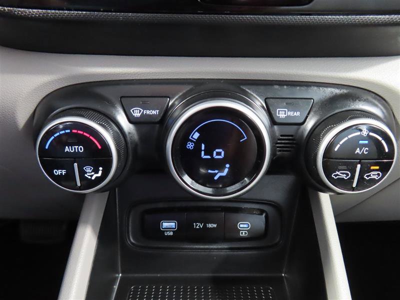 Used 2025 Hyundai Venue SEL FWD image 24