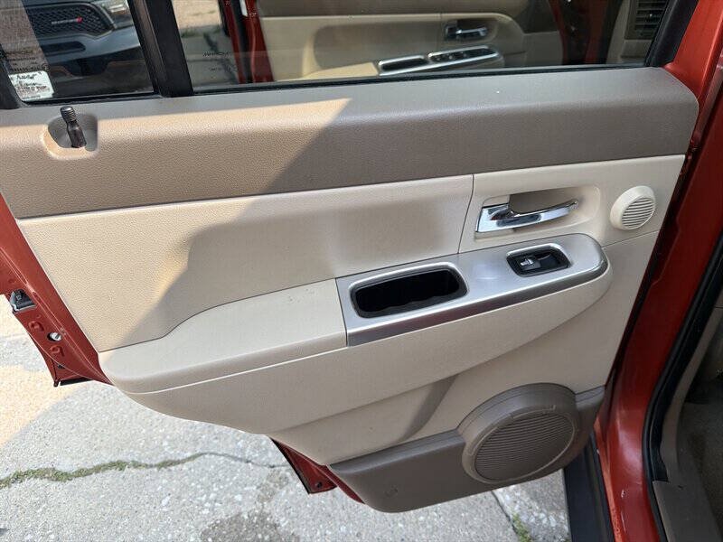 Used 2009 Jeep Liberty Limited AWD/4WD image 15
