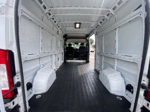 Used 2024 RAM ProMaster 2500 w/ Convenience Group FWD image 9