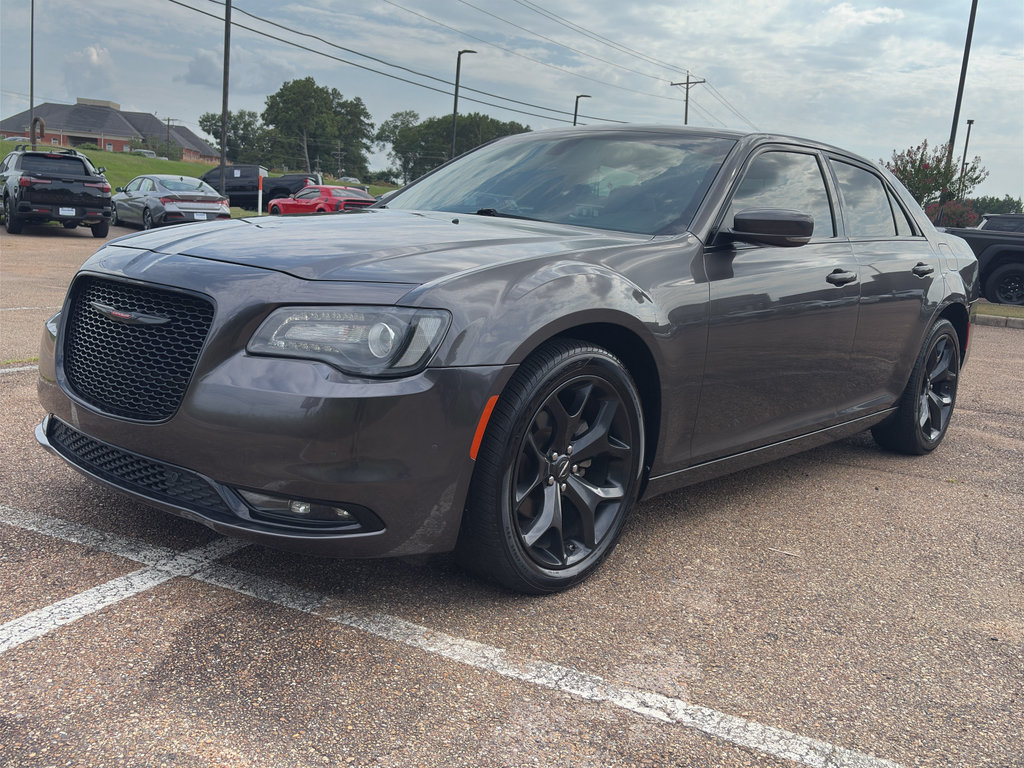 Used 2023 Chrysler 300 S RWD image 5