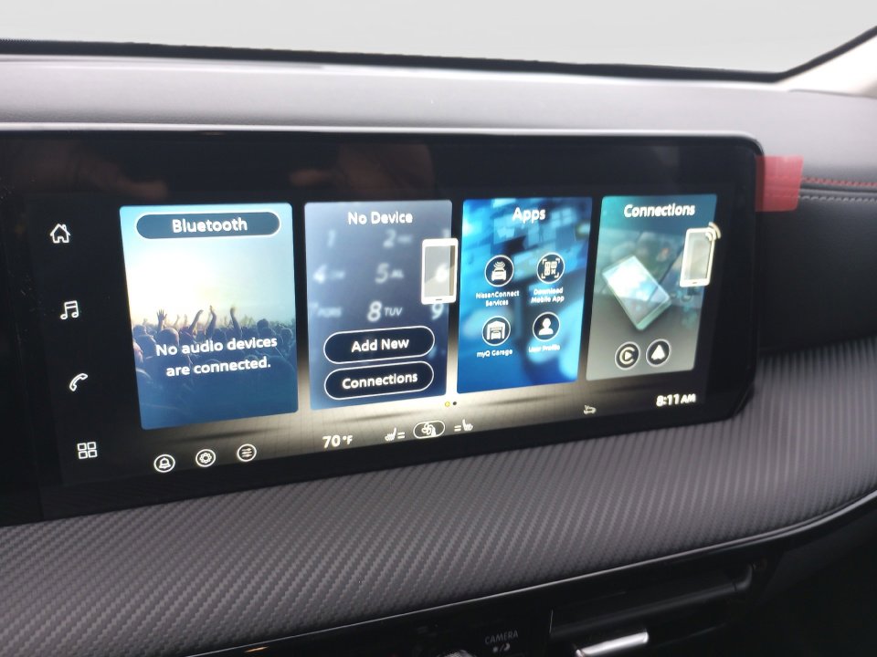 New 2026 Nissan Kicks SR w/ Cold Weather Package FWD image 16