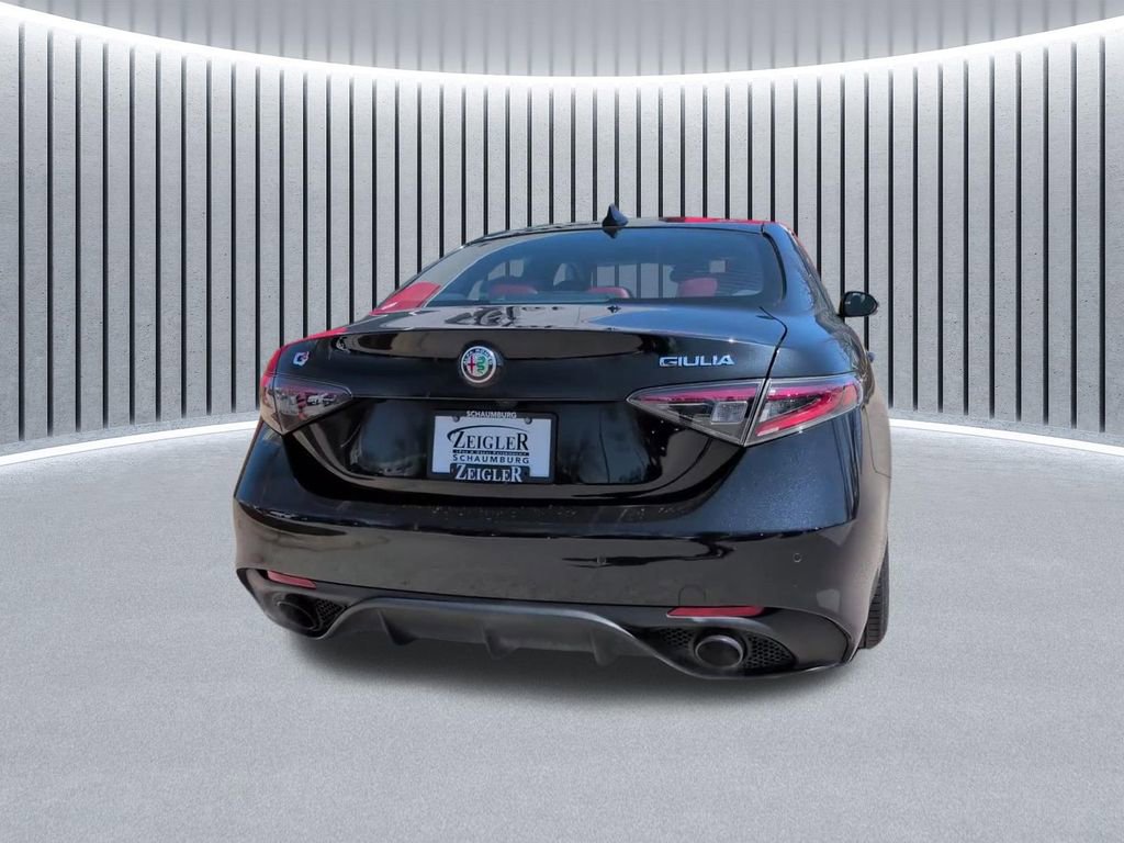 Used 2024 Alfa Romeo Giulia Veloce AWD/4WD image 9