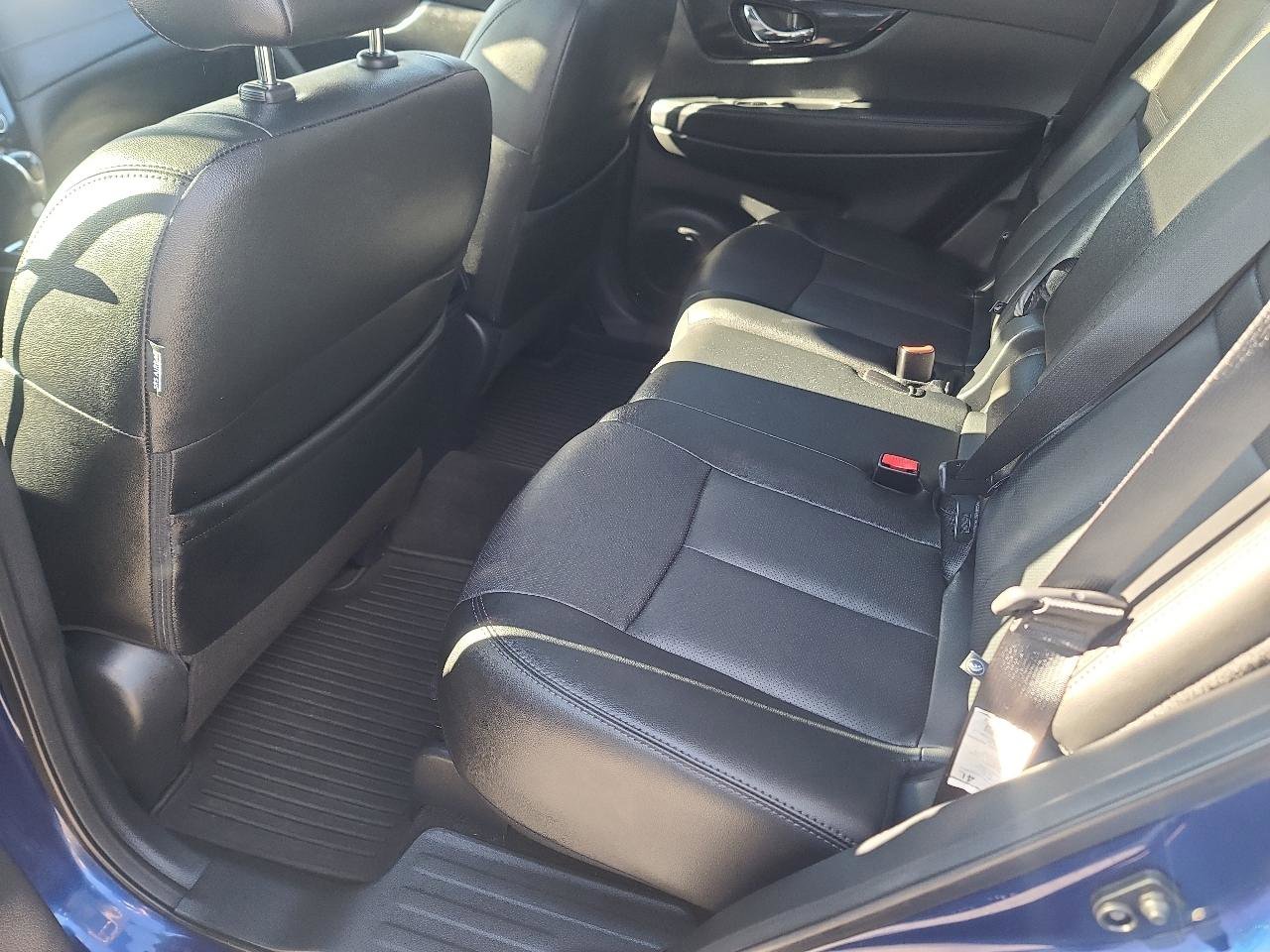 Used 2019 Nissan Rogue SL w/ Premium Package image 11