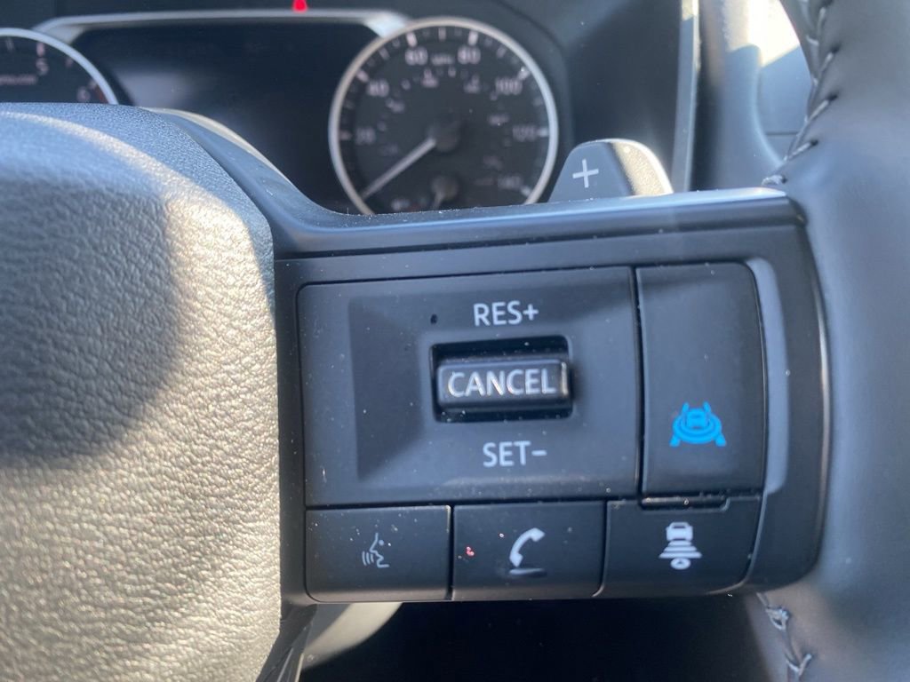 Used 2025 Nissan Rogue SV image 17