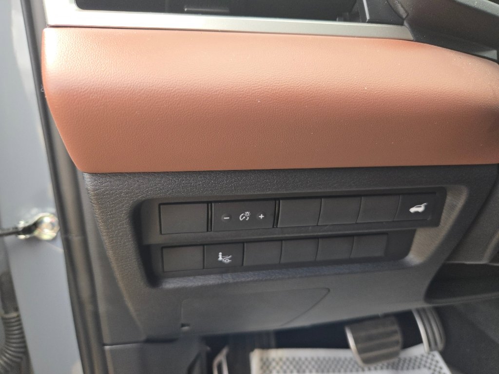 Used 2025 Mitsubishi Outlander SEL image 24