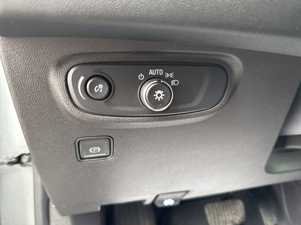 Used 2024 GMC Terrain SLE AWD/4WD image 20