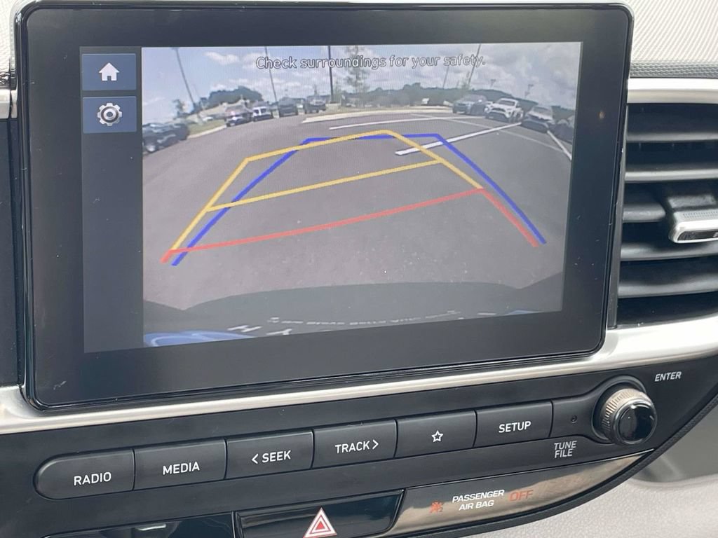 Certified 2025 Hyundai Venue SEL FWD image 16
