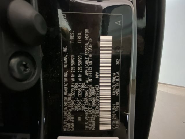 Used 2023 Toyota Sienna Platinum FWD image 29