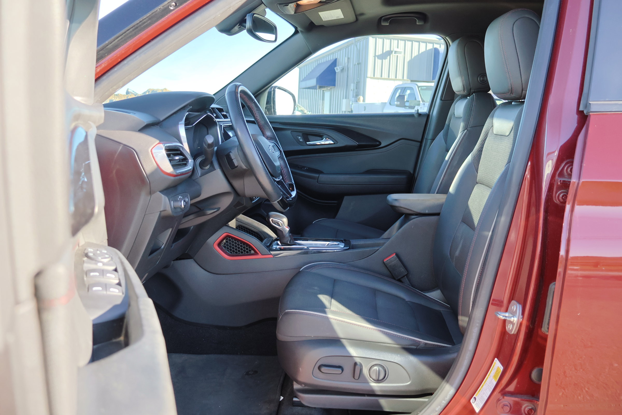 Used 2022 Chevrolet TrailBlazer RS w/ Sun and Liftgate Package image 25