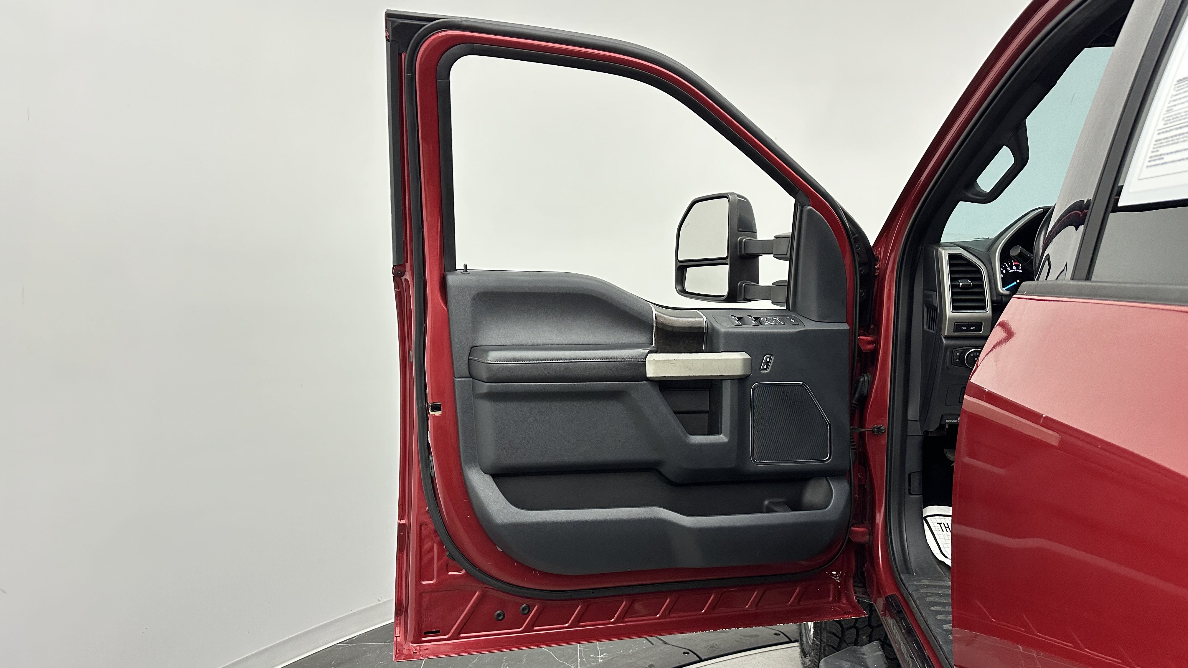 Used 2022 Ford F250 Lariat w/ Black Appearance Package AWD/4WD image 10