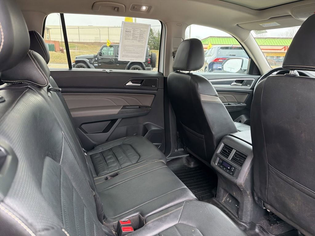 Used 2023 Volkswagen Atlas SEL Premium image 12