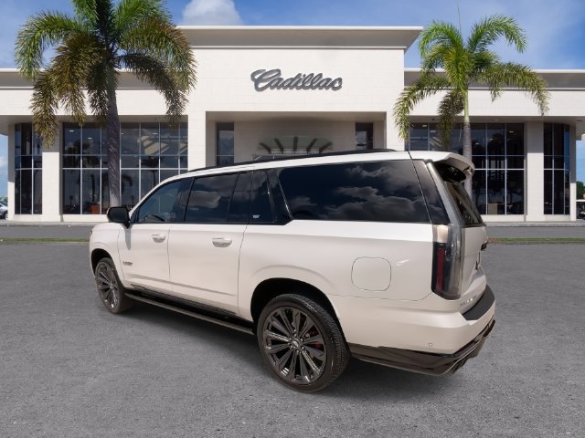 Certified 2025 Cadillac Escalade ESV V AWD/4WD image 10