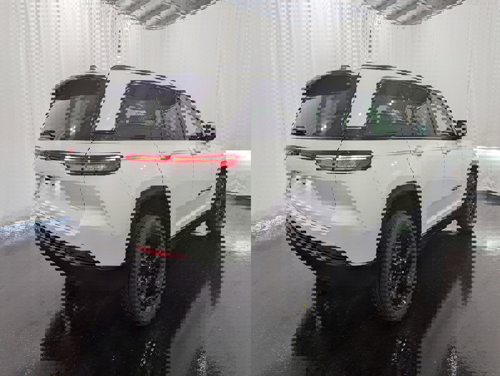 New 2024 Jeep Grand Cherokee Altitude image 6