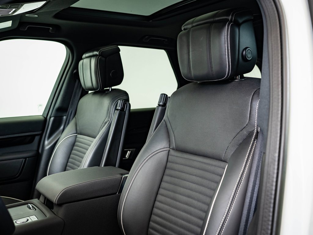 Used 2023 Land Rover Discovery S R-Dynamic image 21