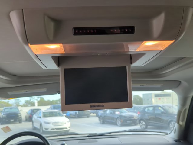 Used 2013 Chevrolet Avalanche LTZ image 26