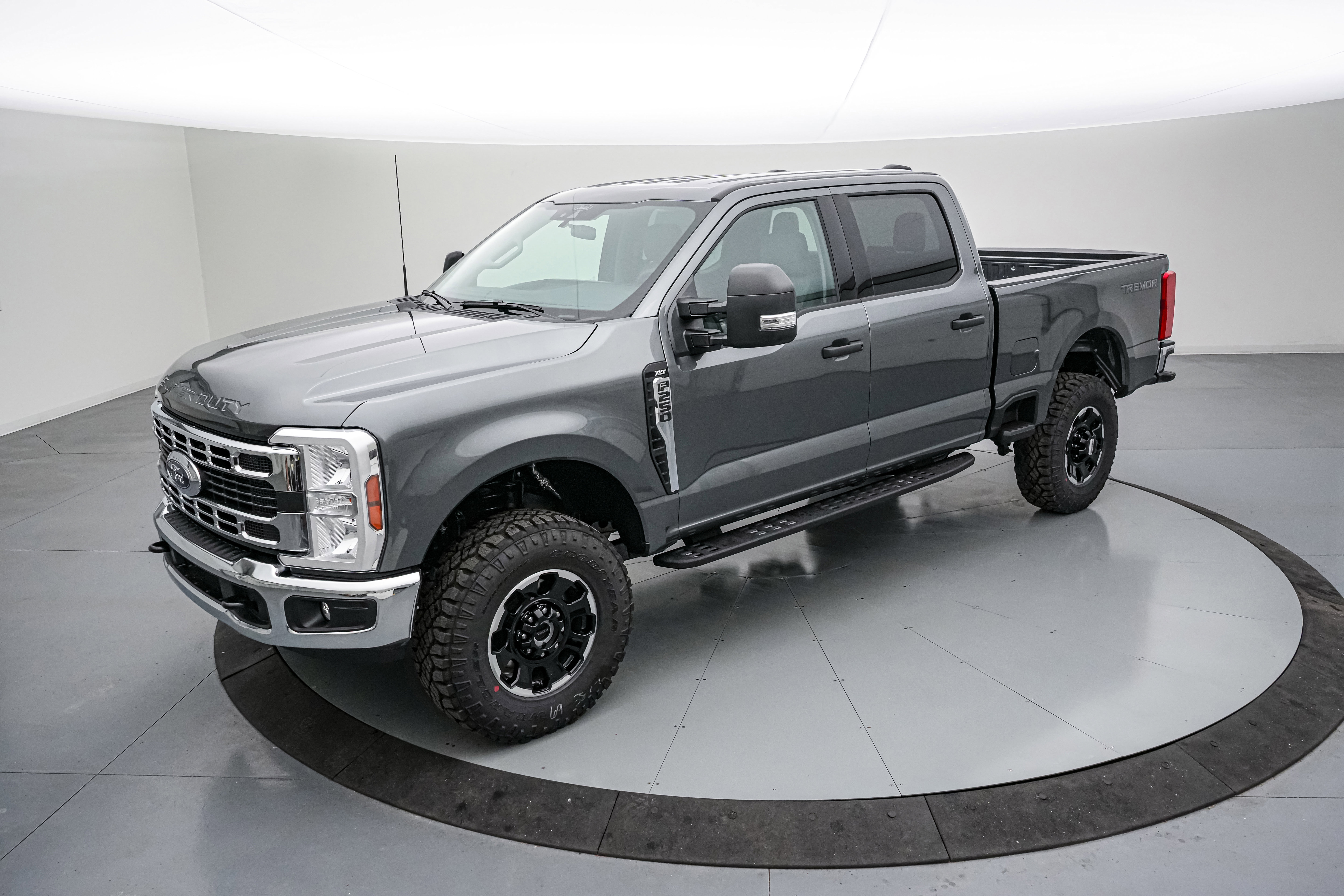 New 2026 Ford F250 XLT w/ Tremor Off-Road Package image 9