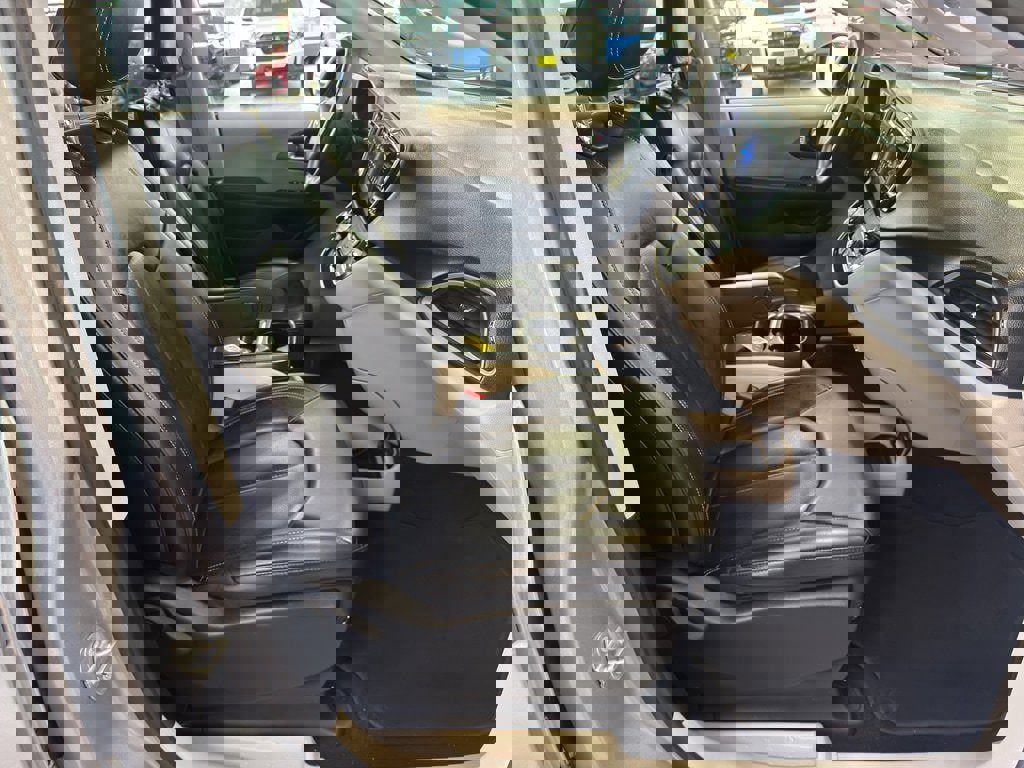 Used 2021 Chrysler Voyager Lxi image 15