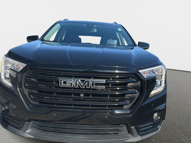 Used 2022 GMC Terrain SLT w/ Infotainment Package II FWD image 8