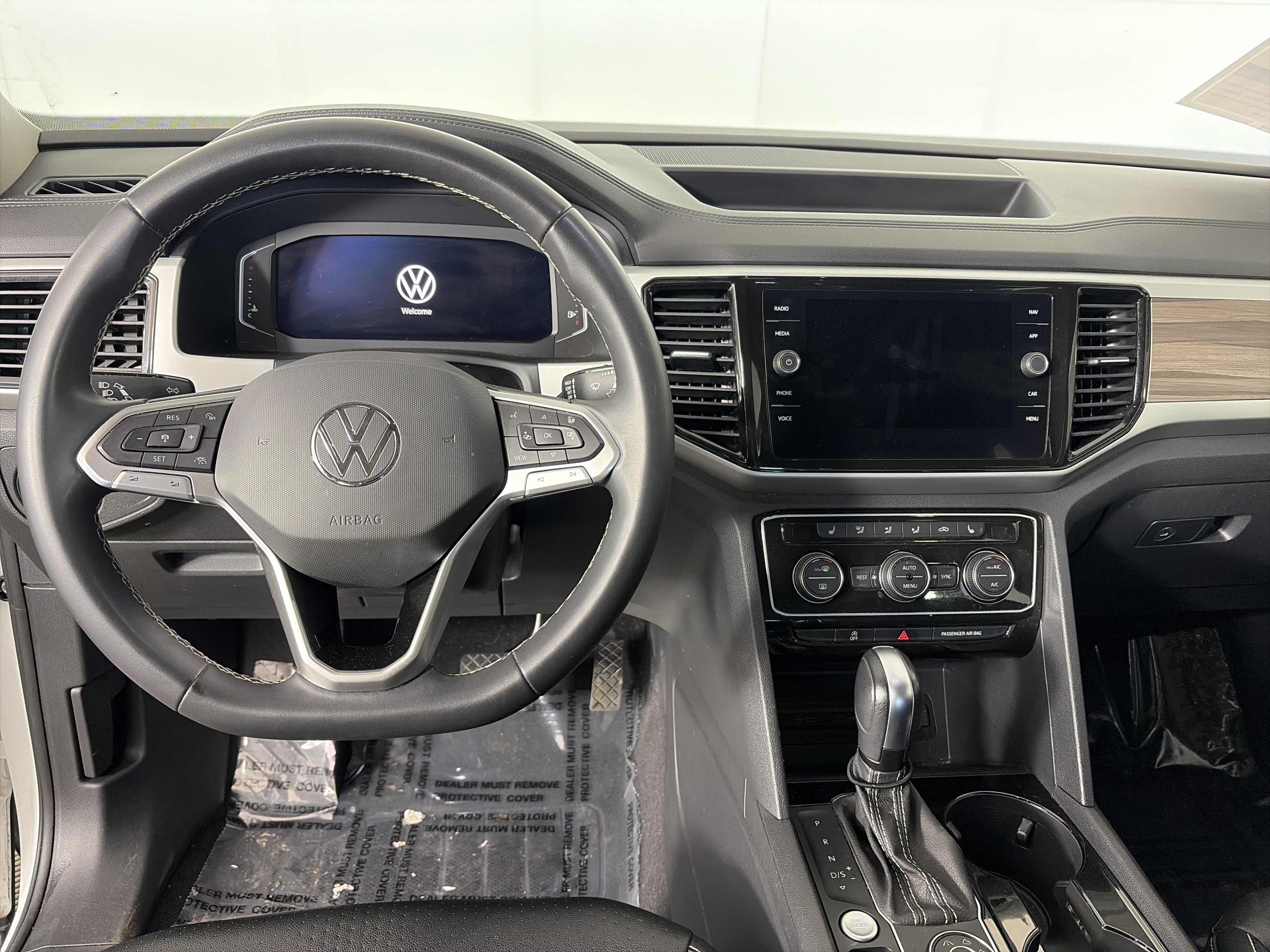 Used 2022 Volkswagen Atlas SEL image 3