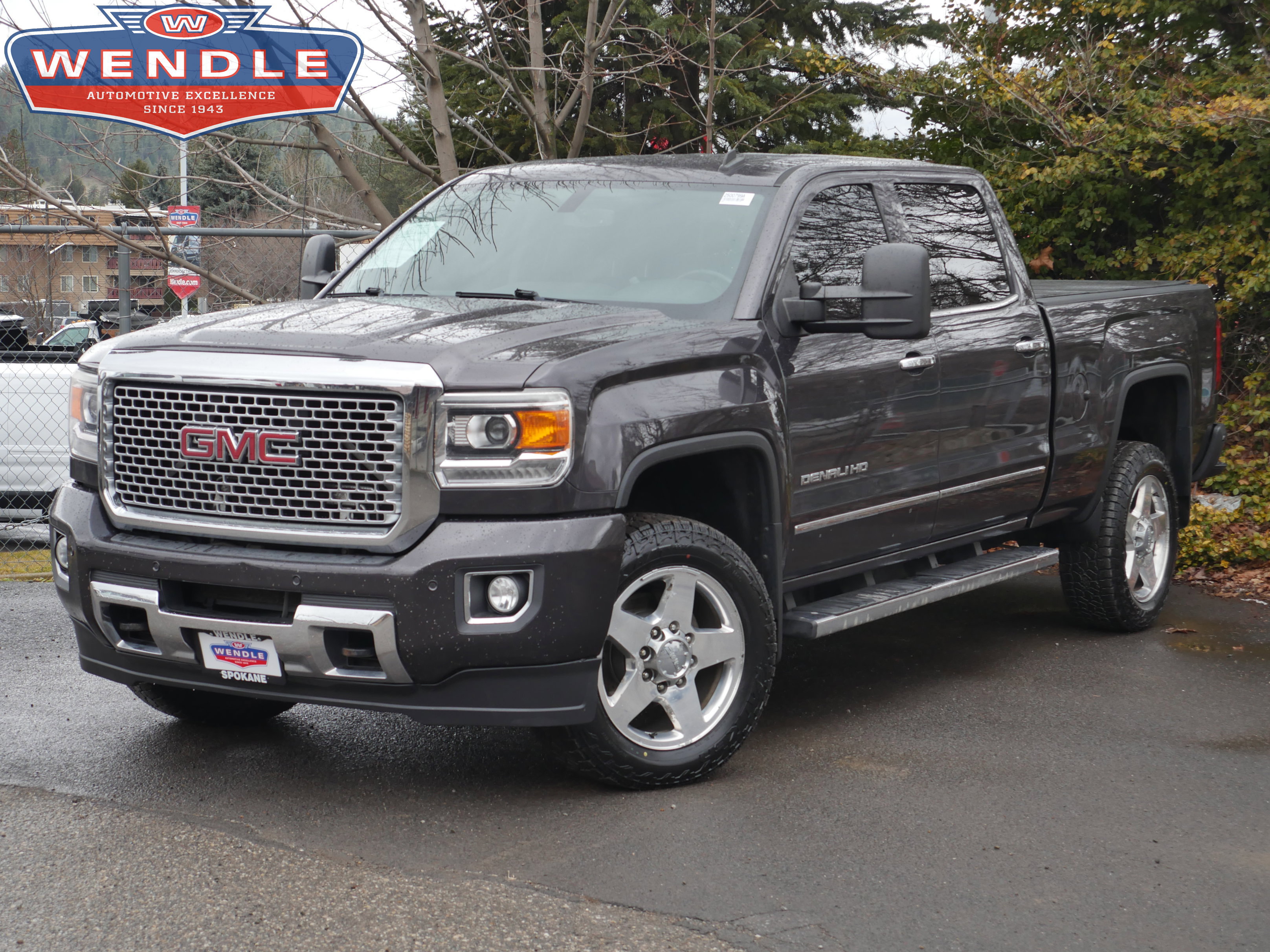 Used 2015 GMC Sierra 2500 Denali image 1