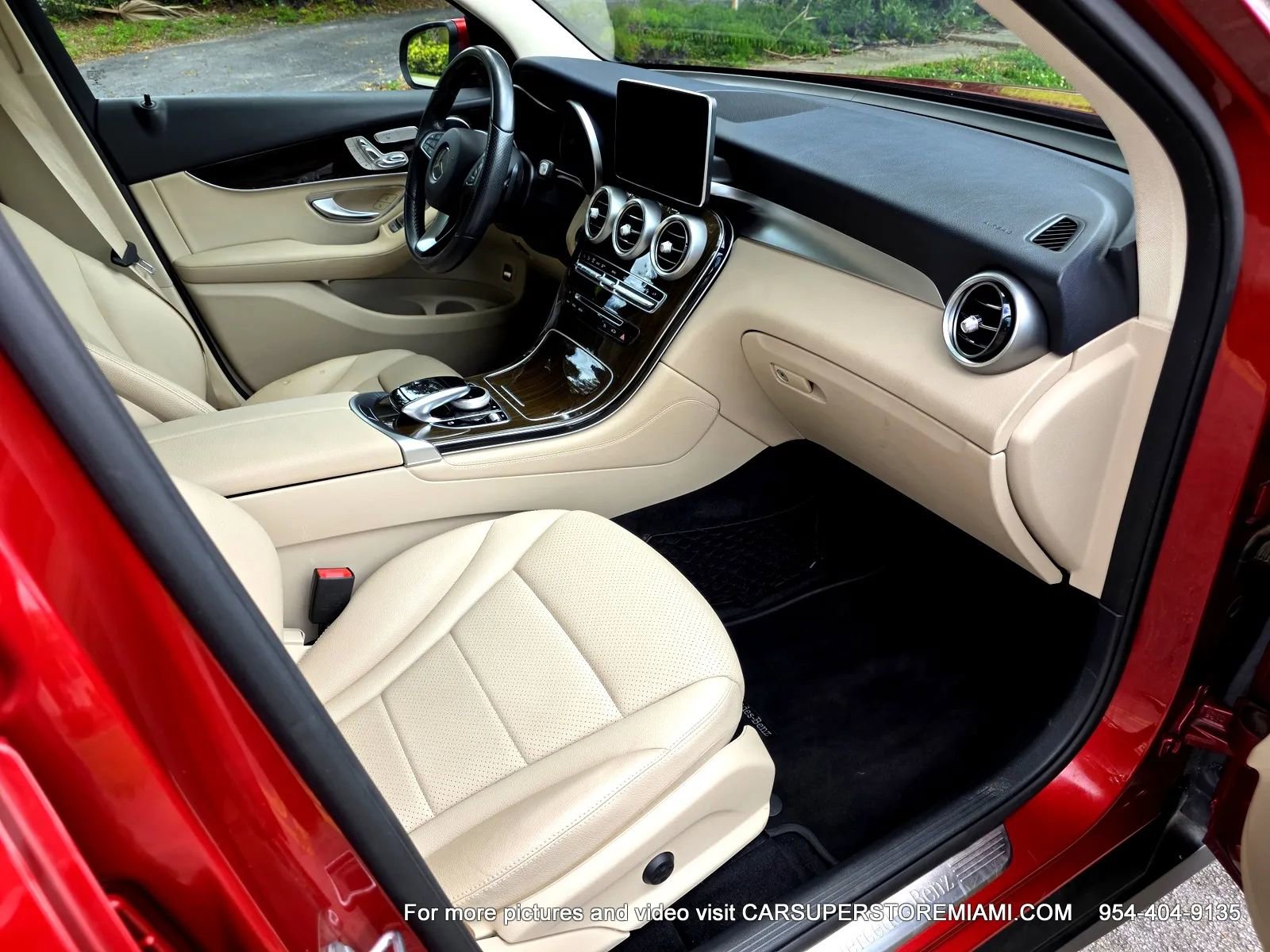 Used 2016 Mercedes-Benz GLC 300 w/ Multimedia Package image 39