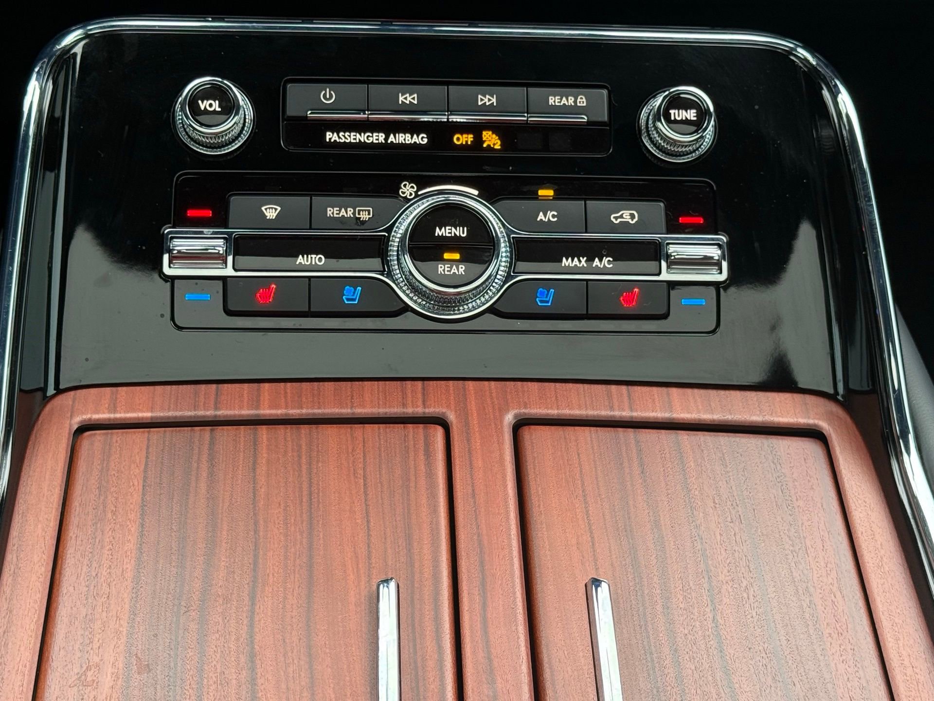 Used 2024 Lincoln Navigator Reserve image 32